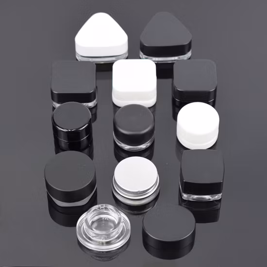 Kundenspezifische, kindersichere 5-ml-9-ml-Cube-Qube-Konzentratgläser mit quadratischer, dicker Wand aus opalweißem oder mattschwarzem Glas für die Verpackung von Hanföl-Extraktkonzentrat
